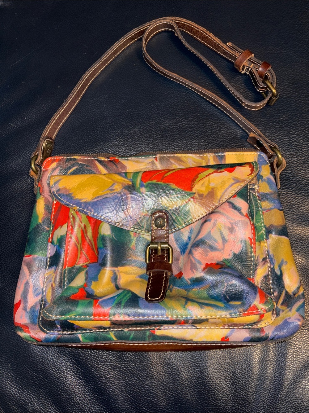 Patricia Nash Avellino Leather Spring Multi Front Pocket Shoulder Carry Floral